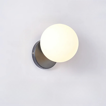 LuxeGlow - Stijlvolle Gouden Wandlamp met Glazen Bol