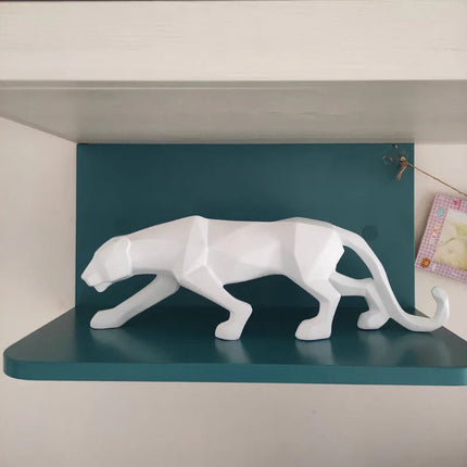 PantherSculpt – Strakke Zwart-Witte Panter Beelden