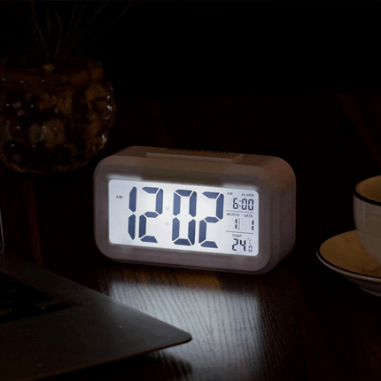 SmartAlarm Clock – Compact LCD Wekker met Geluid en Temperatuur