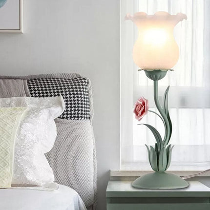 FloraGlow - Elegante Tafellamp met Bloemdesign