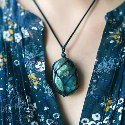 Aris DragonHeart Necklace – Mystieke Labradoriet Sieraad