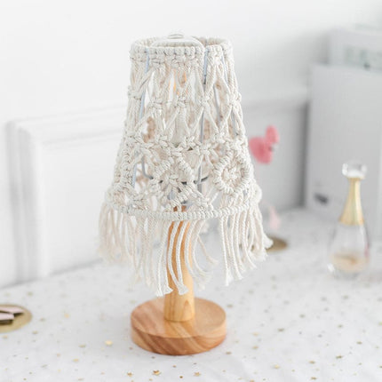 FeatherGlow Table Lamp – Luxe Tafellamp met Vereenvoudigd Design