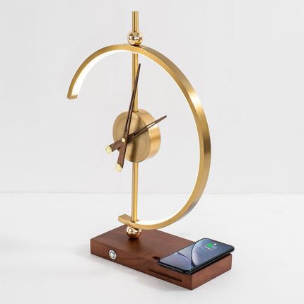Aurora Luxe Tafellamp – Gouden Design met Draadloos Opladen