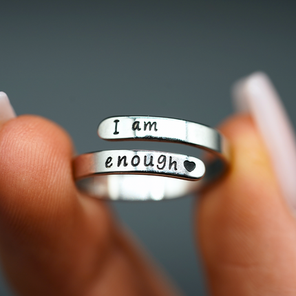I Am Enough Ring – Elegante Sieraad voor Zelfliefde