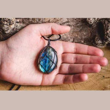 Aris DragonHeart Necklace – Mystieke Labradoriet Sieraad