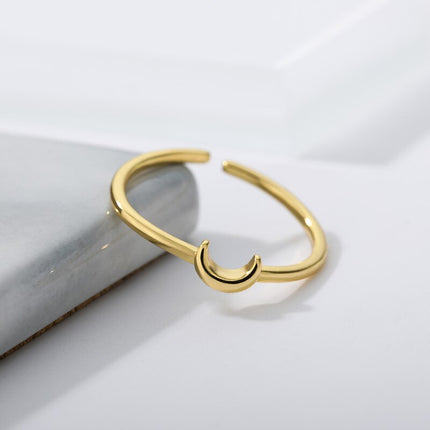 Nova – Strakke Halvemaan Ring voor Sieraden