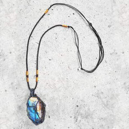 Aris DragonHeart Necklace – Mystieke Labradoriet Sieraad