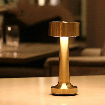 SleekGlow - Stijlvolle Moderne Tafellamp voor Interieur