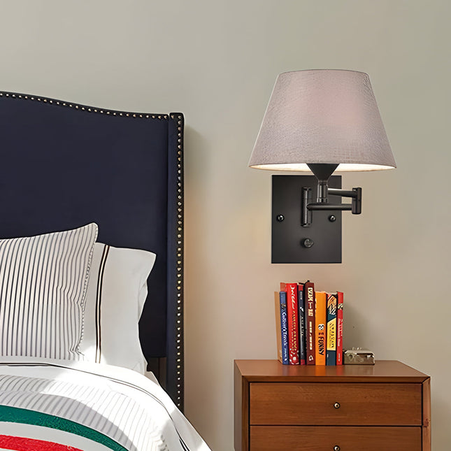 SwingLight – Verstelbare Wandlamp met Linnen Kap