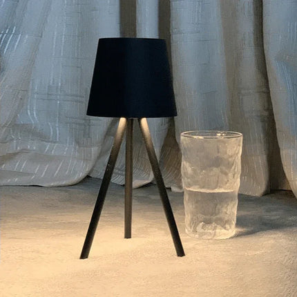 Nordic Driepoot Tafellamp - Stijlvolle Draadloze LED Nachtlamp