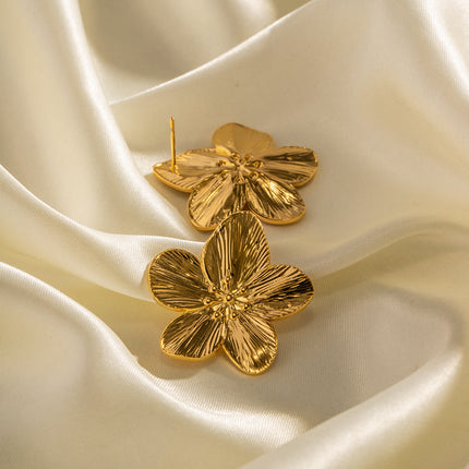 Elara Earrings - Elegante Bloemenontwerp in Goud