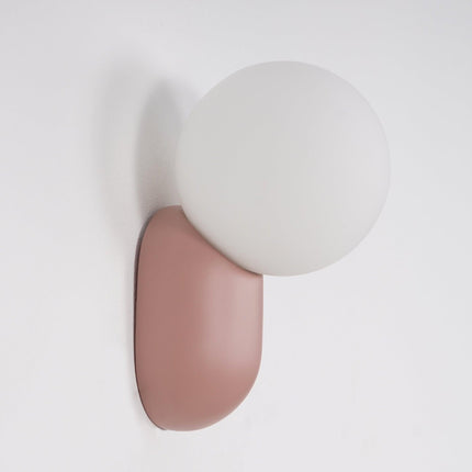 ChicGlow Resin Wandlamp – Elegantie en Energiezuinigheid in Één