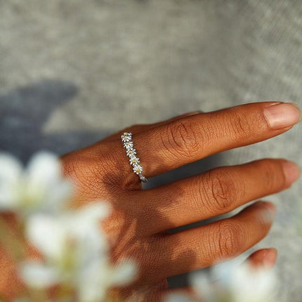 Elegante Zilveren Bloemring - Aylin