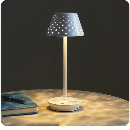 LuxeGlow – Draagbare LED Tafellamp voor Moderne Interieurs