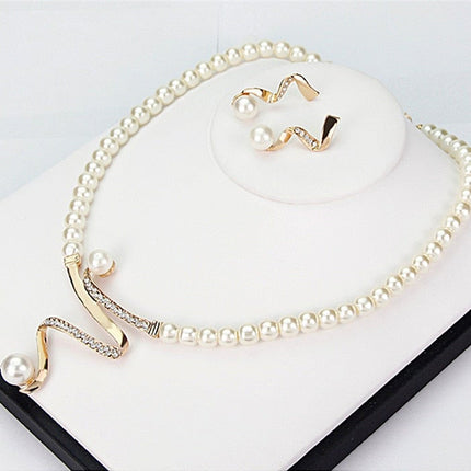 Lysanne Luxe Set van Natuurlijke Parel Halsketting en Oorbellen