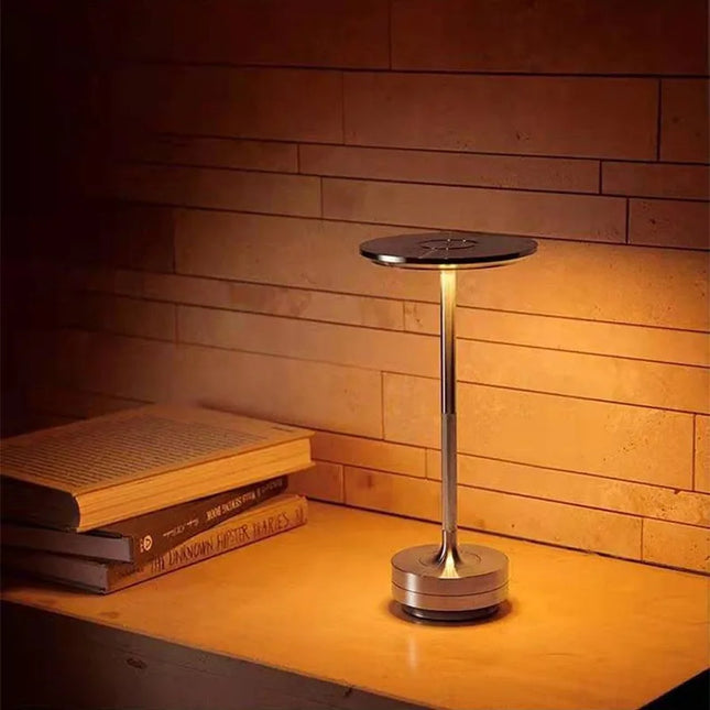 Industriële Dimbare Lamp met Rustiek Design – Zilver & Goud