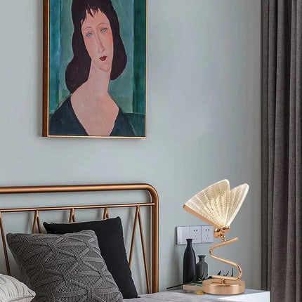 Luxe Vlinderlamp met Warm Sfeerverlichting – Elegante Accentuering