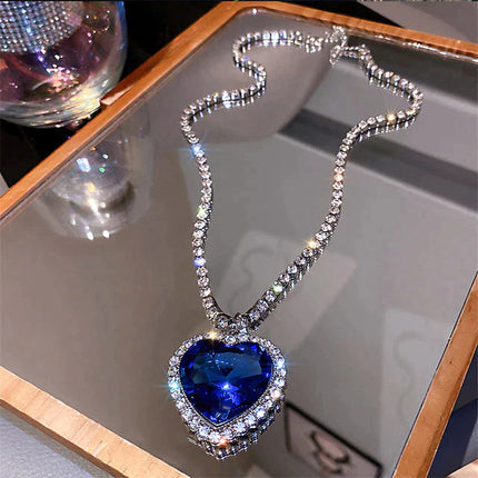Verleidelijke Blauw Kristal Hartketting | Tijdloze Elegantie en Stijl