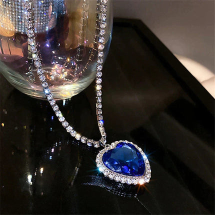 Verleidelijke Blauw Kristal Hartketting | Tijdloze Elegantie en Stijl