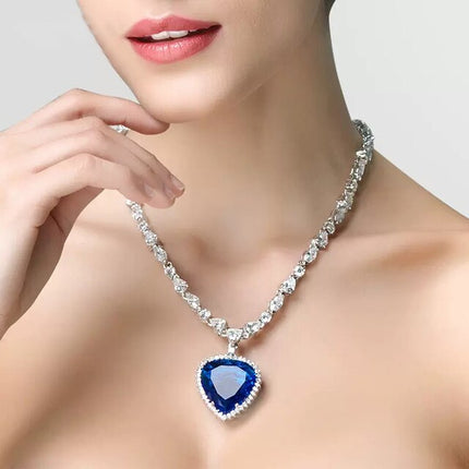 Verleidelijke Blauw Kristal Hartketting | Tijdloze Elegantie en Stijl