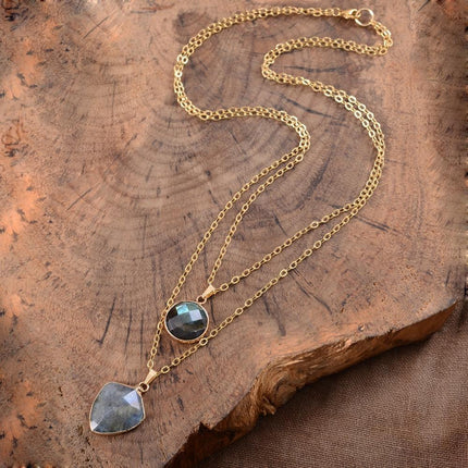 Valoria Necklace – Labradoriet Beschermende Hanger