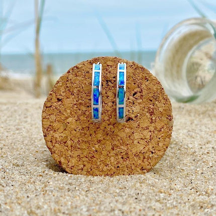 Elegante Mareva Oorbellen van Luxe Zilver en Sprankelend Opaal - Een Oceanisch Juweel