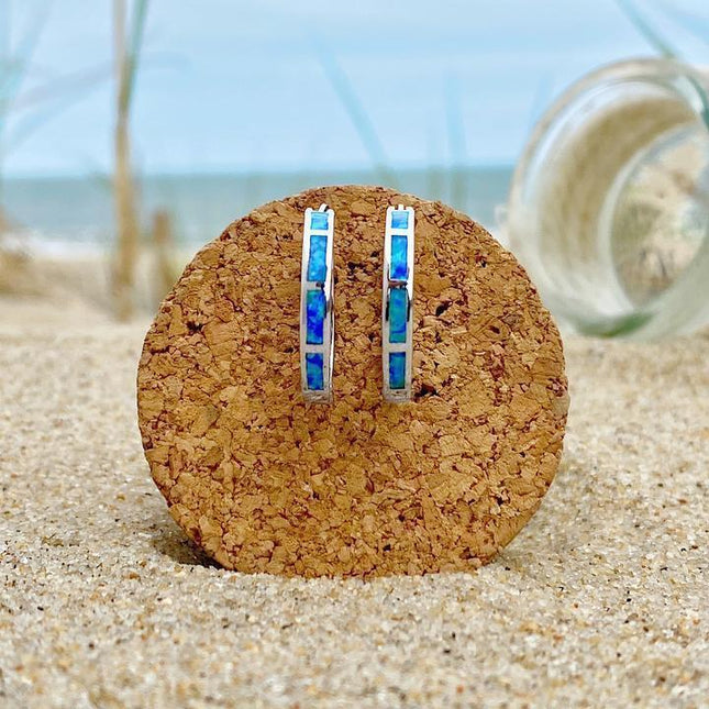 Elegante Mareva Oorbellen van Luxe Zilver en Sprankelend Opaal - Een Oceanisch Juweel