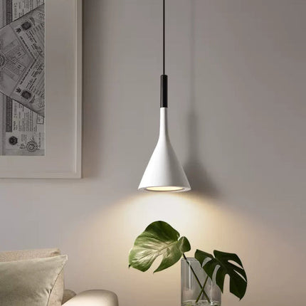 OrchidGlow Wall Lamp – Scandinavisch Design voor Elegante Verlichting