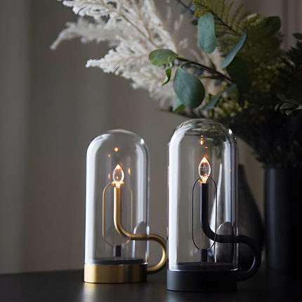 FlameGlow – Elegante Draagbare Verlichtingsoplossing met Draadloze Oplading