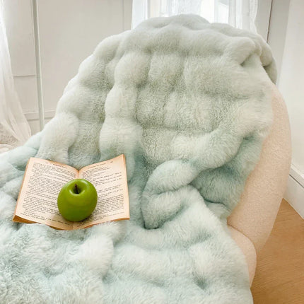 PlushGlow – Luxe Pluizig Plaid voor Sfeer en Comfort