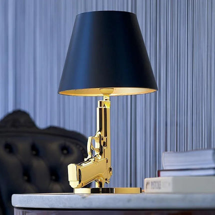 Artistic Glow – Innovatieve Pistoolvormige BureauLamp