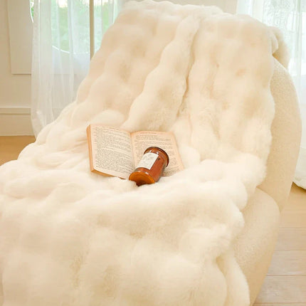 PlushGlow – Luxe Pluizig Plaid voor Sfeer en Comfort