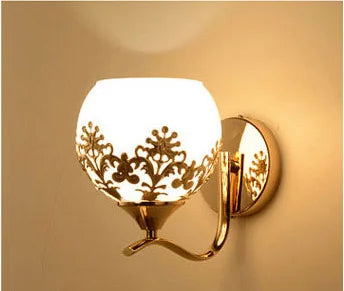 LuxeGlow - Gouden LED Wandlamp voor Sfeervolle Verlichting