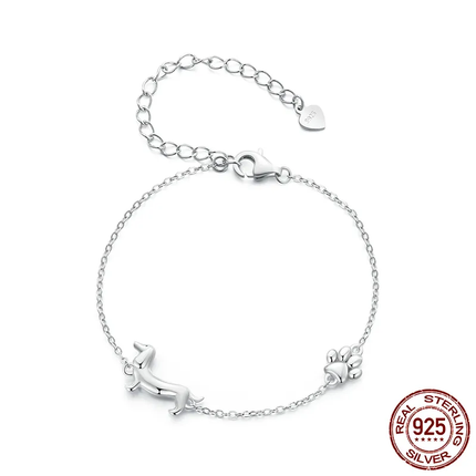 Charmantes Armband mit süßem Dackel-Anhänger