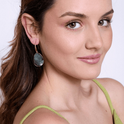 Labradorite Dream Earrings – Elegant Lunaris Sieraden