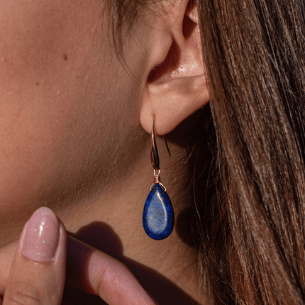 DreamLapis Earrings – Elegante Diepblauwe Oorbellen