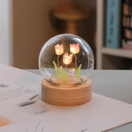 TulipGlow Elegante Bloemige Tafel Lamp – Verfijnde Verlichting