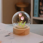 2 paarse tulpen