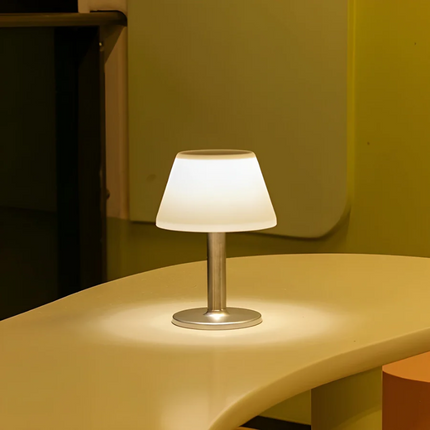 SolarLuxe Lamp – Moderne Zonne-energie Tafellamp