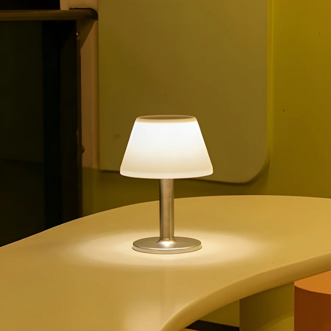 SolarLuxe Lamp – Moderne Zonne-energie Tafellamp