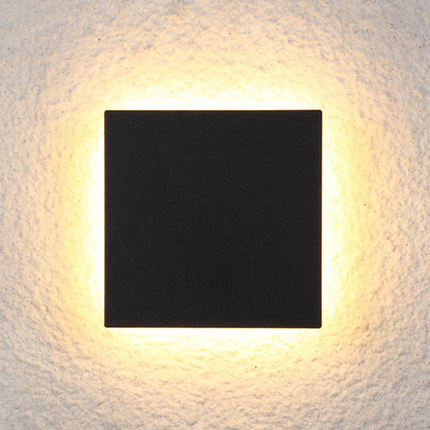 ZenithGlow - Strakke LED Wandlamp voor Modern Interieur