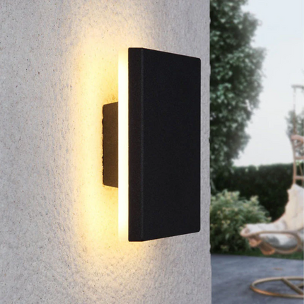 ZenithGlow - Strakke LED Wandlamp voor Modern Interieur