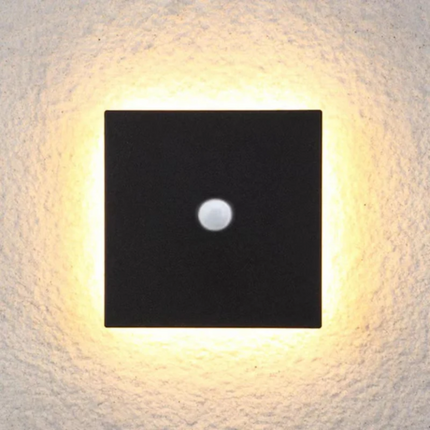 ZenithGlow - Strakke LED Wandlamp voor Modern Interieur