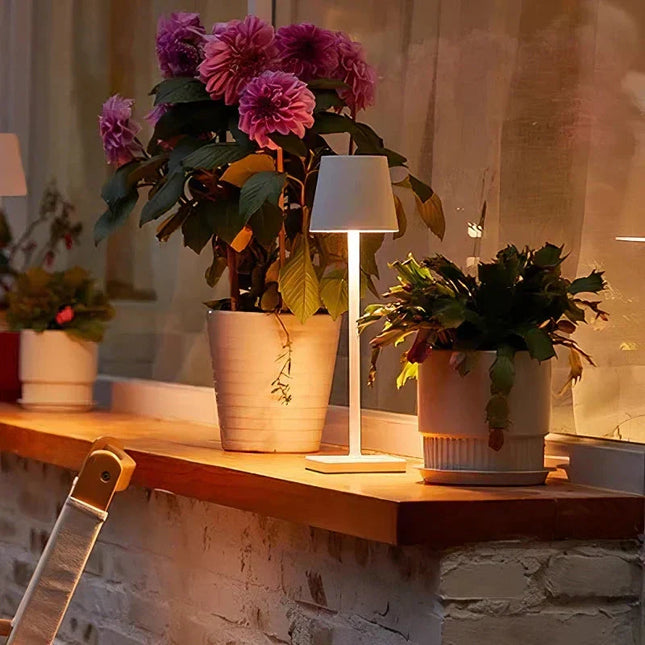 Stijlvolle ChicLuxe - Draadloze Bureau Lamp met Oplaadfunctie