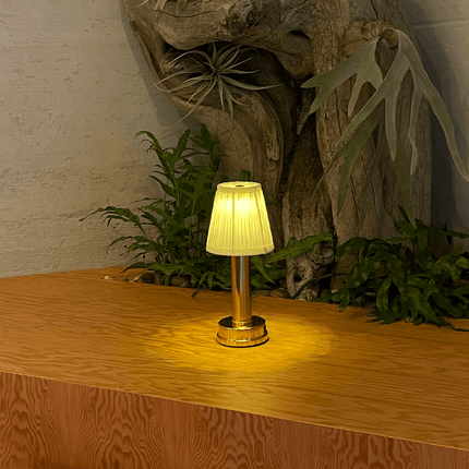 Draadloze Elegantie: Luxe Dimbare Stoffen Tafellamp