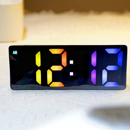 DigiTime Clock - Stijlvolle LED Wekker met Datumweergave