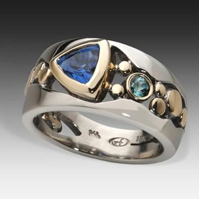 Betoverende Vintage Zilveren Ring met Stralende Blauwe Edelsteen - Celina