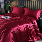 Rood / 150cm hoeslaken + Dekbed 200x 230cm + 2x kussensloop