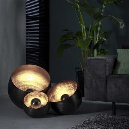 BaselNickel – Verfijnde Tafel Lamp voor Elegante Interieurs