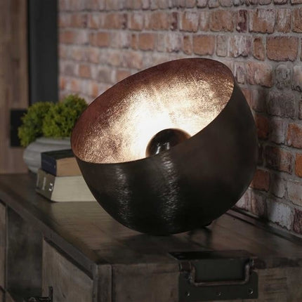 BaselNickel – Verfijnde Tafel Lamp voor Elegante Interieurs